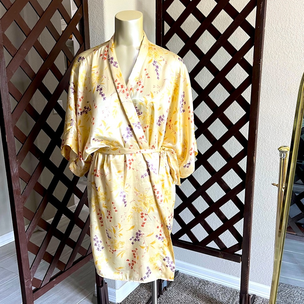 Morgan Taylor Robe - Picture 3 of 5